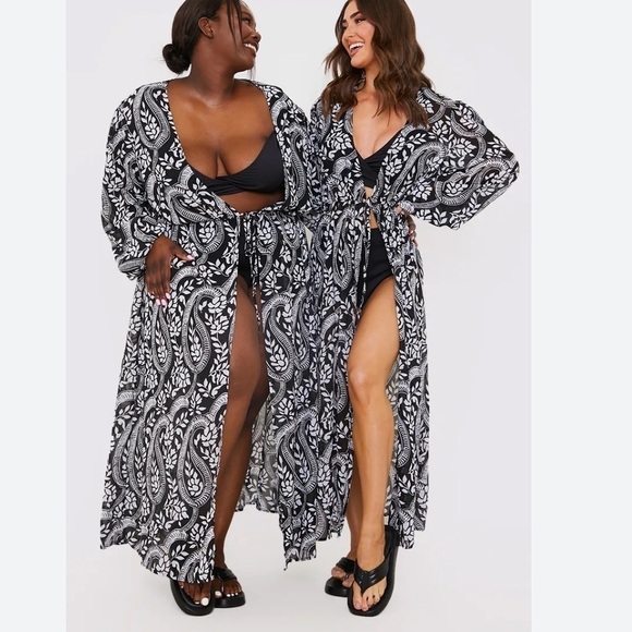 Miss Lili Other - Miss Lili Paisley Print Tie Front Maxi Cover Up Plus Size 2X Short Sleeve
NWOT